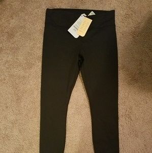 Black Fabletics leggings